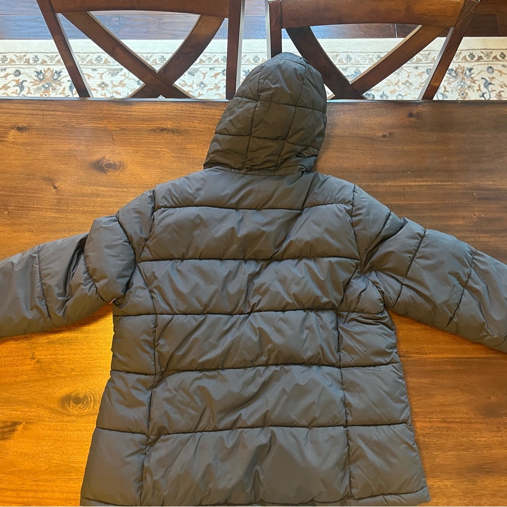 Amazon Essentials Black Puffer Jacket - Picture 3 of 3